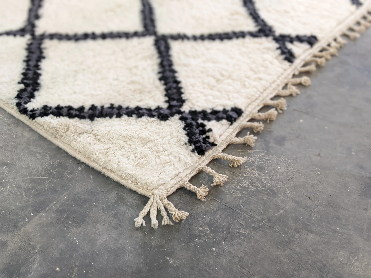 Large Handmade Beni Ouarain Rug - 280 x 205 cm (9.19 x 6.73 ft)